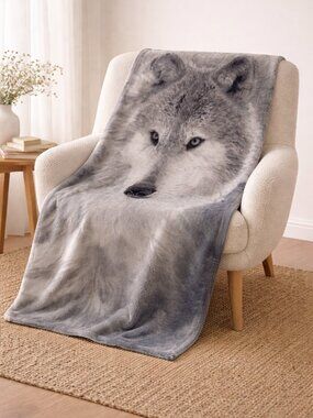 Vintage Wolf Print Fleece Blanket | Cozy Cabin Throw